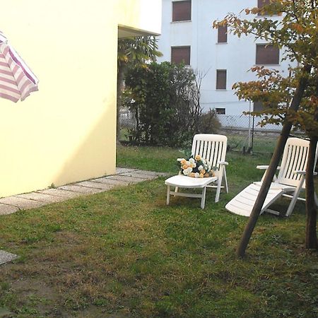 Marinella Apartment Бибионе Екстериор снимка