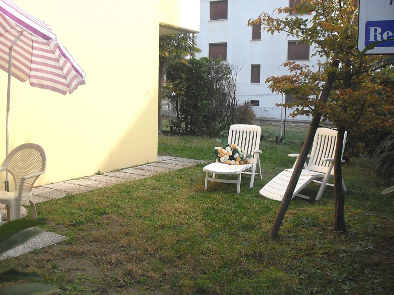 Marinella Apartment Бибионе Екстериор снимка