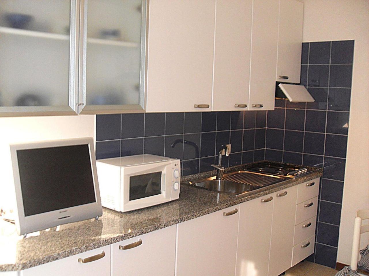 Marinella Apartment Бибионе Екстериор снимка